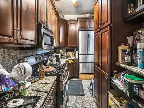 4th image of 255 W 138th St