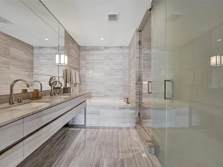 18975 SE Collins Ave #3504 — Photo 24