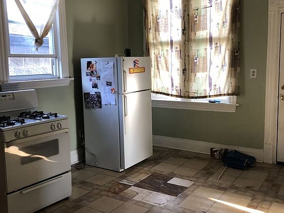 5th image of 2735 W Potomac Ave APT 3