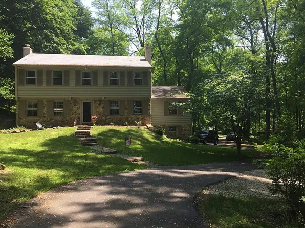 103 Fox Valley Ln, Glen Mills, PA 19342