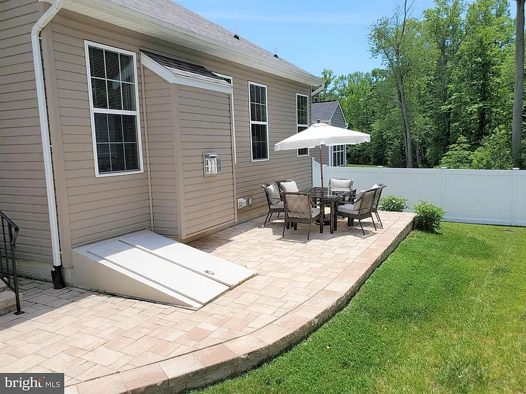 654 Claiborne Rd — Photo 7