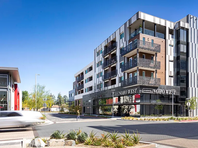 Alexan Noho West — Photo 67