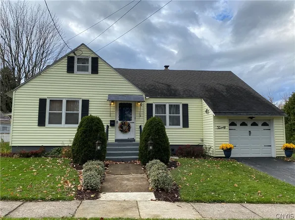 20 2nd St, Yorkville, NY 13495