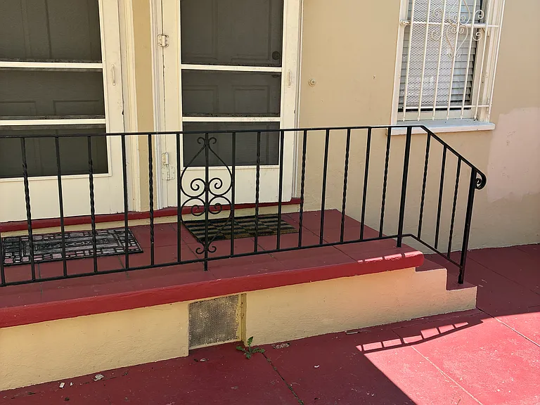 636 E 20th St #C — Photo 31