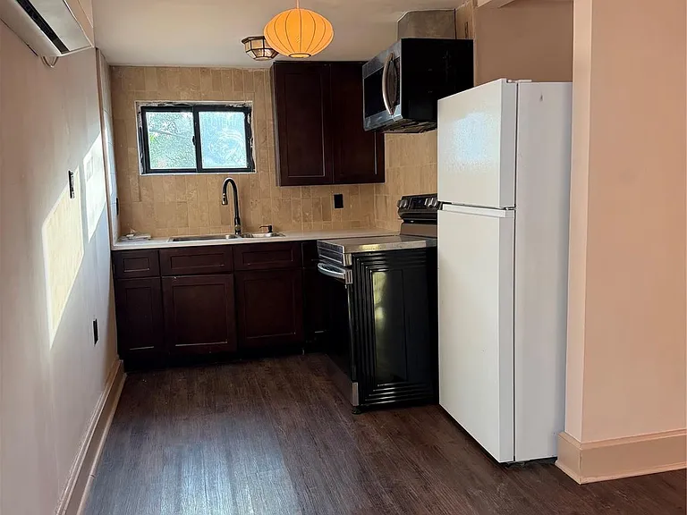 239 Westheimer Rd — Photo 6