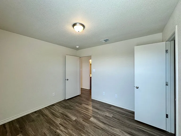 3323 Stonewall Dr — Photo 19