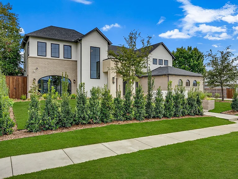 10050 Gooding Dr — Photo 7