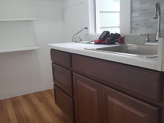 2nd image of 32 Flournoy St