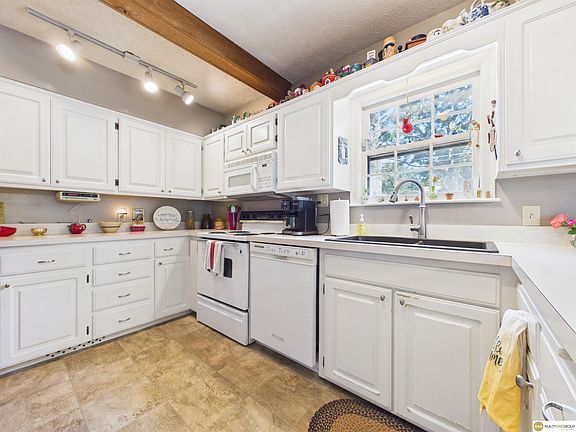 5th image of 4240 A St