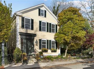 25 Willow St, Newport, RI 02840