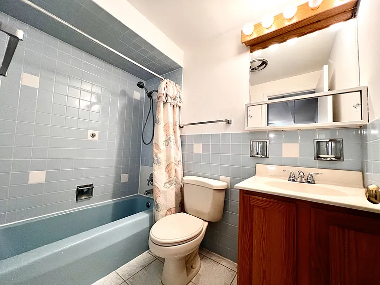 2060 W Chase Ave #1A — Photo 10