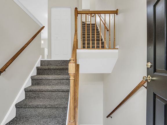 4th image of 1492 Saint James Ct #1492