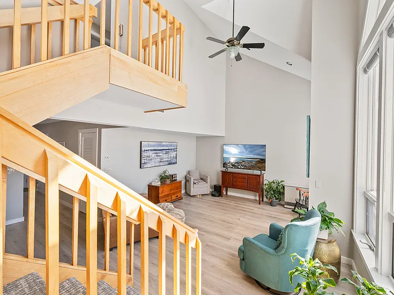 10 Ocean House Way #10 — Photo 11