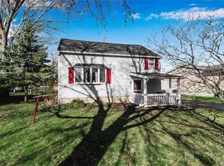 6126 Shawnee Rd, Sanborn, NY 14132