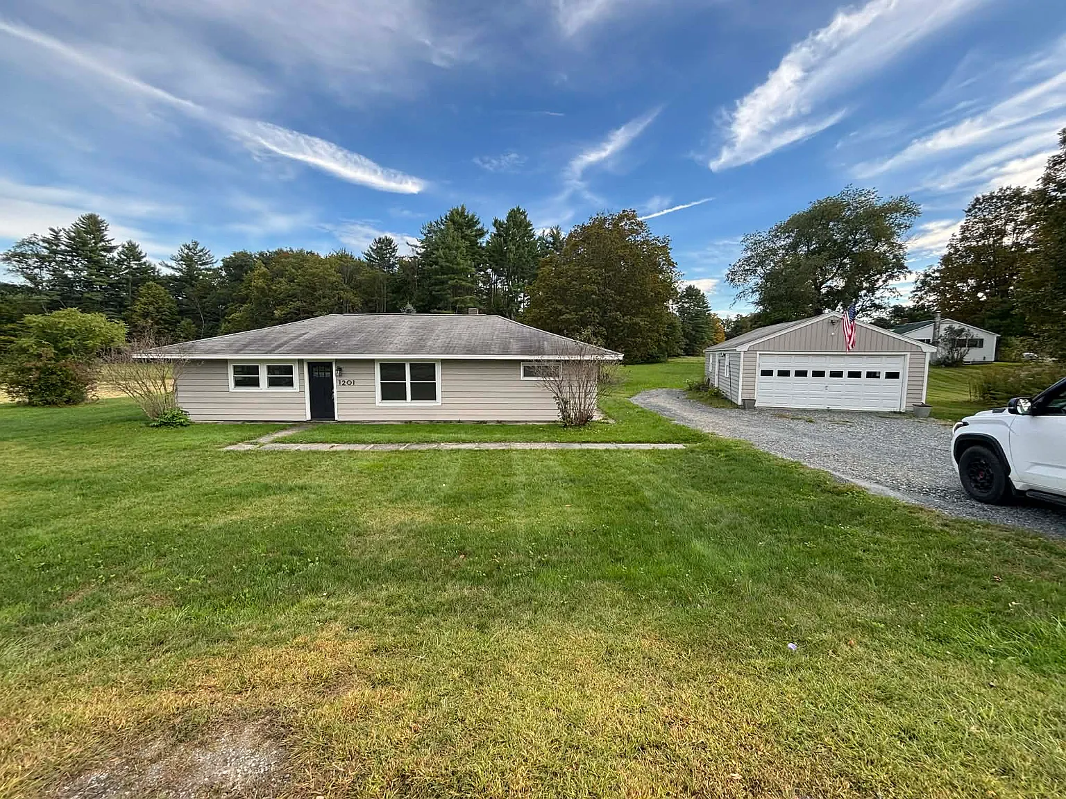 3 bed, 1491 sqft, $3,200 — Photo 3