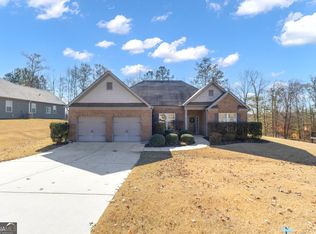 170 Savannah Dr, Senoia, GA 30276