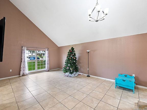 5th image of 2815 LAKE CRYSTAL ST