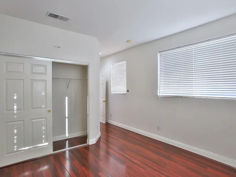 2845 Sawgrass Dr — Photo 10