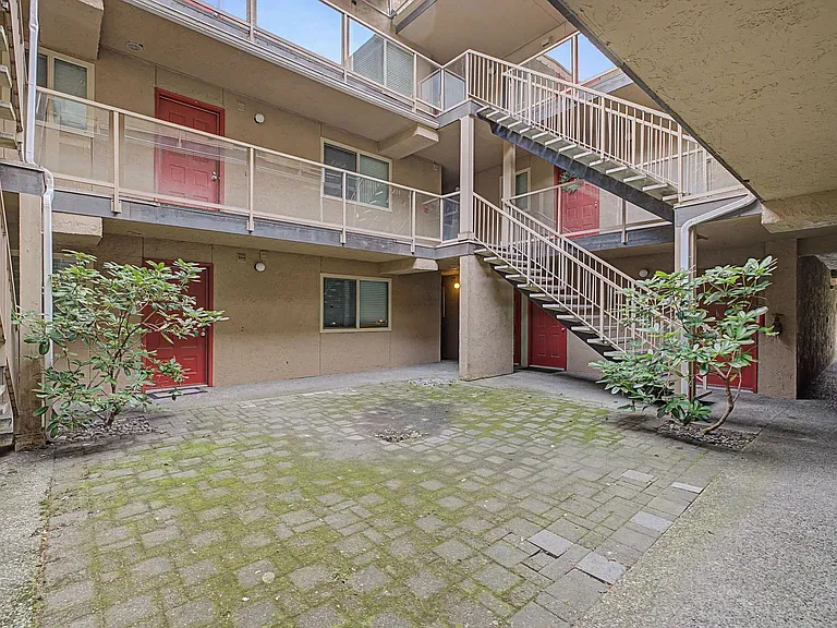 1177 Harrington Ave NE — Photo 20