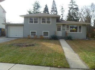 425 Ann St, Cary, IL 60013