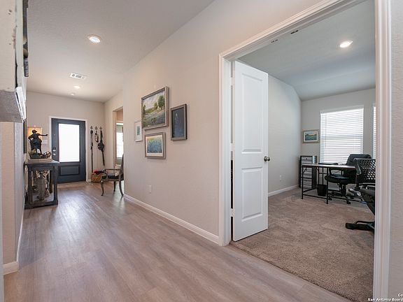 4th image of 5323 SAUNTER LN
