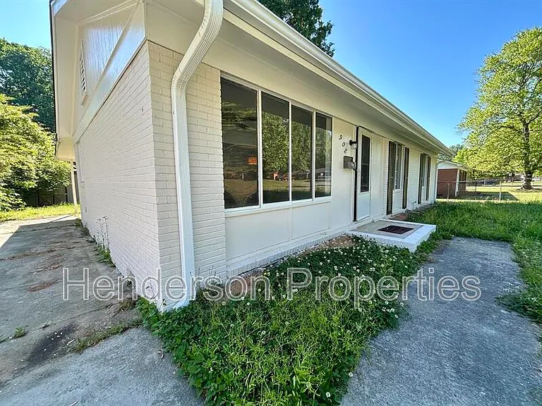908 Bilmark Ave — Photo 2