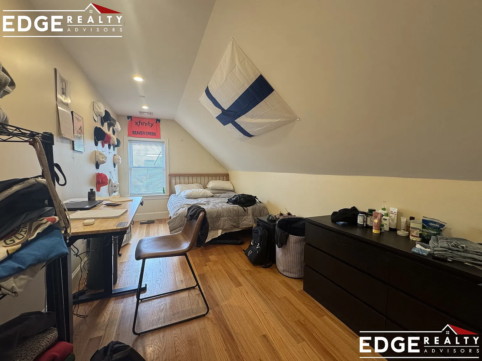 4 bed, 1400 sqft, $4,900 — Photo 4