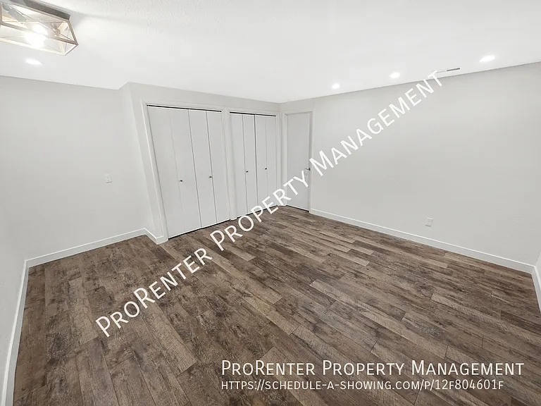 975 E Essex Court Way #3 — Photo 25