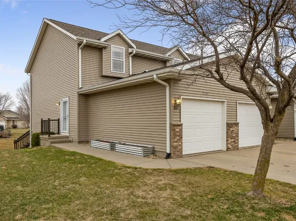 2202 49th St, Marion, IA 52302