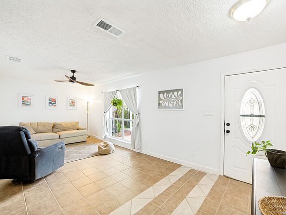 4th image of 2900 Buxley
