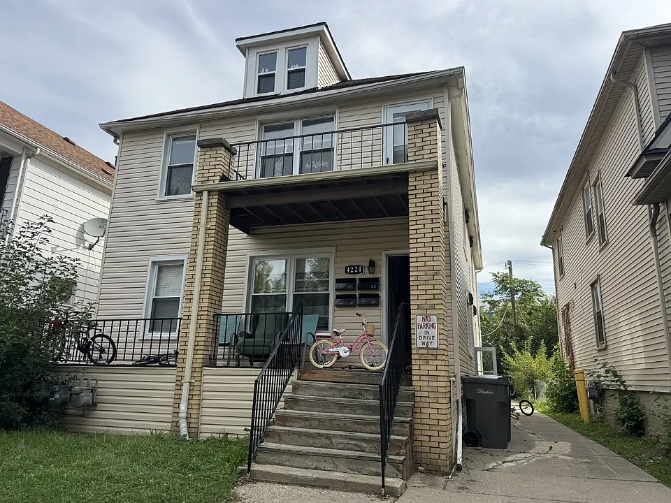 4224 Lois St #2R