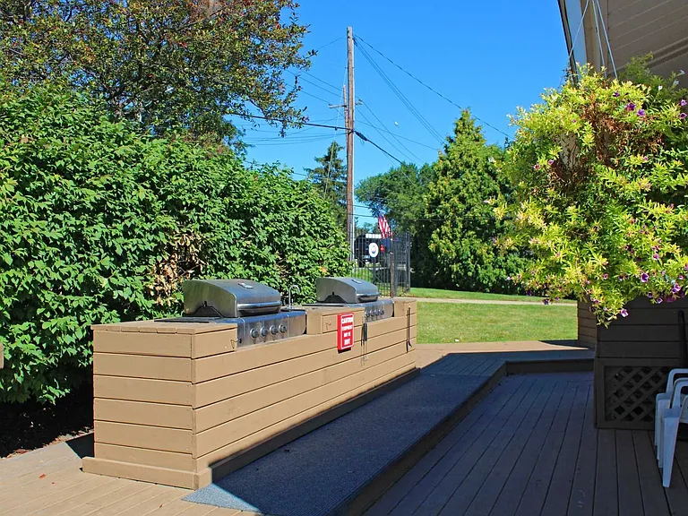 Harbor Cove Apartments — Photo 24