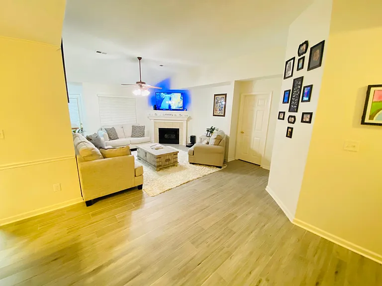11606 Dempsey Dr — Photo 28