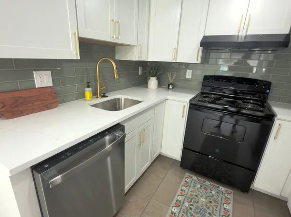 3015 S Grant St Unit B, Englewood, CO 80113