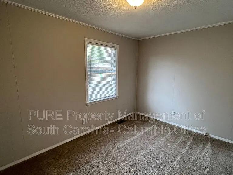 996 Chester St — Photo 15