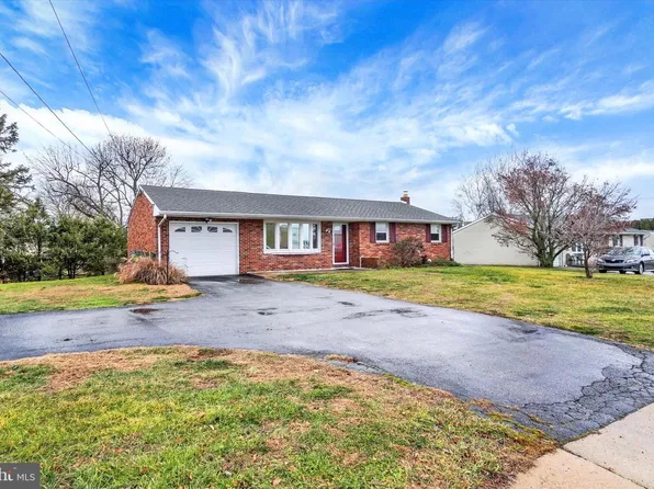 2160 N Susquehanna Trl, York, PA 17404