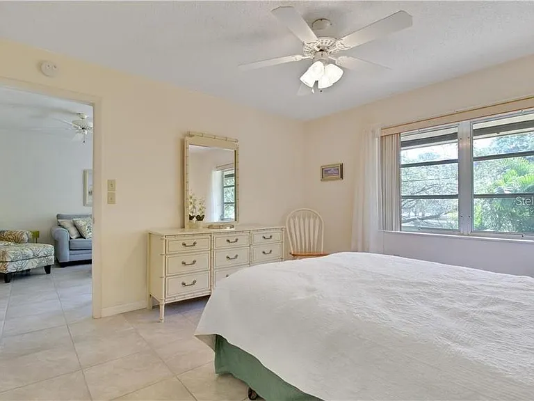 525 Parkdale Mews #525 — Photo 10