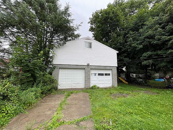 3rd image of 65 Tompkins St