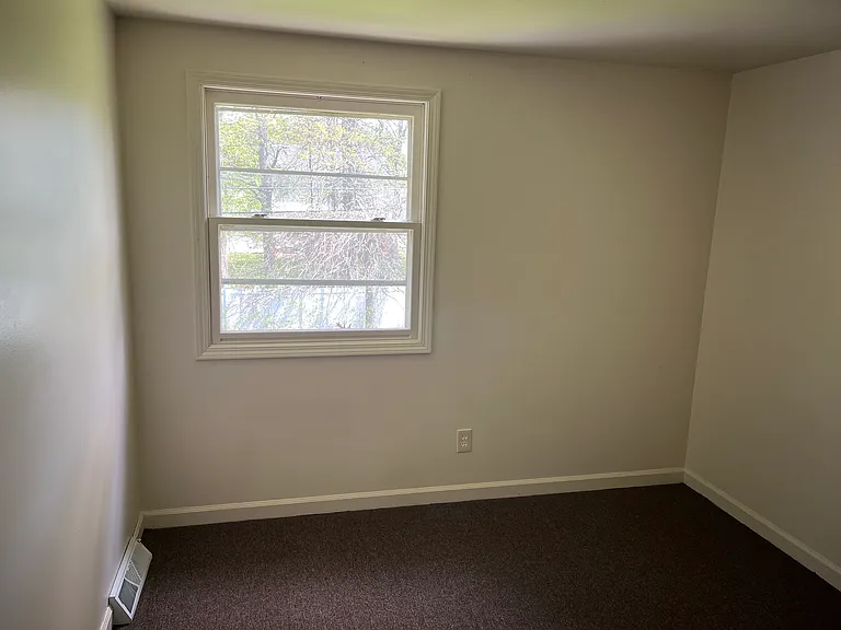 196 Vine Ln #1LEFT — Photo 17