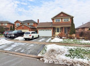 12 Hialeah Cres #BASEMENT, Whitby, ON L1N6R1