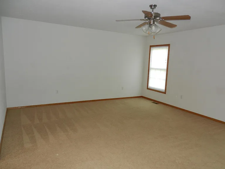 707 Savannah Ave — Photo 12