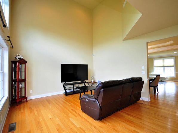 12 Bogart Ln UNIT 12