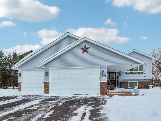 11576 Bristol Rd, Chisago City, MN 55013