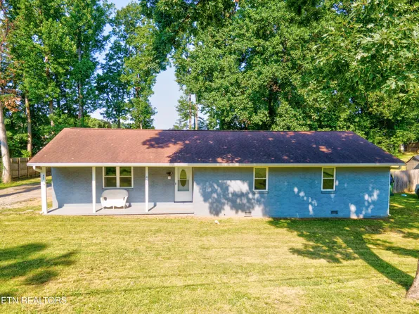 425 Sherwood Dr, Maryville, TN 37801