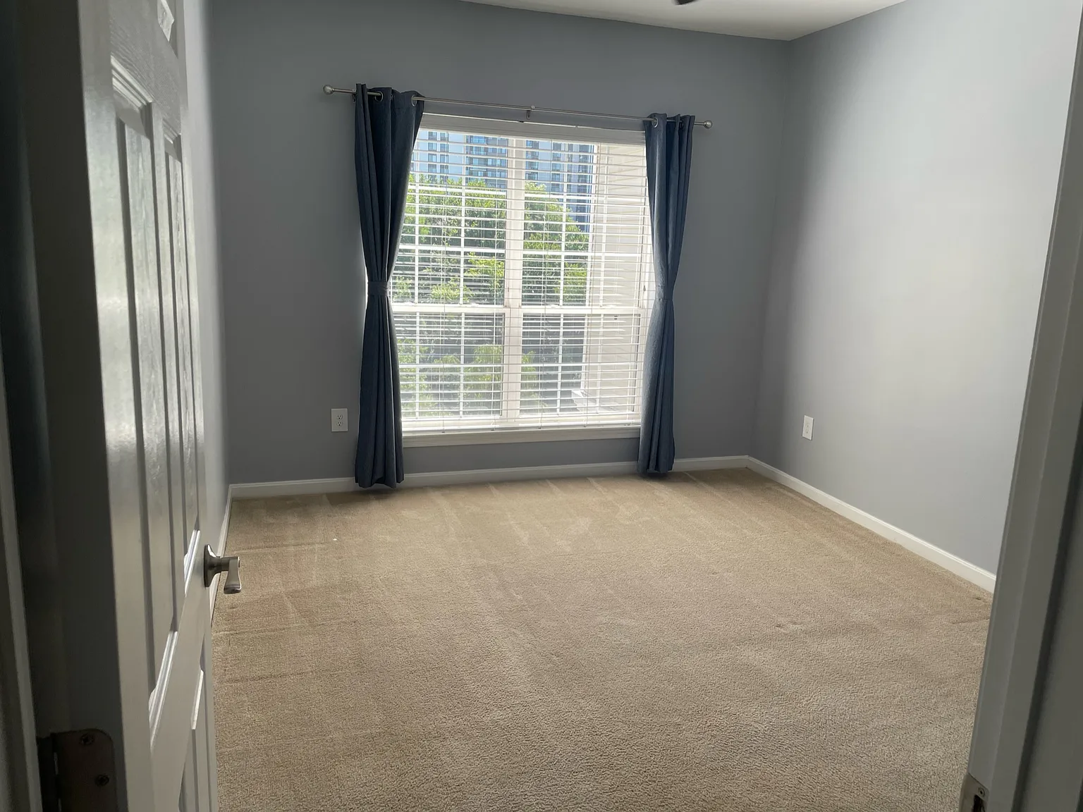 2 bed, 1075 sqft, $2,500 — Photo 4