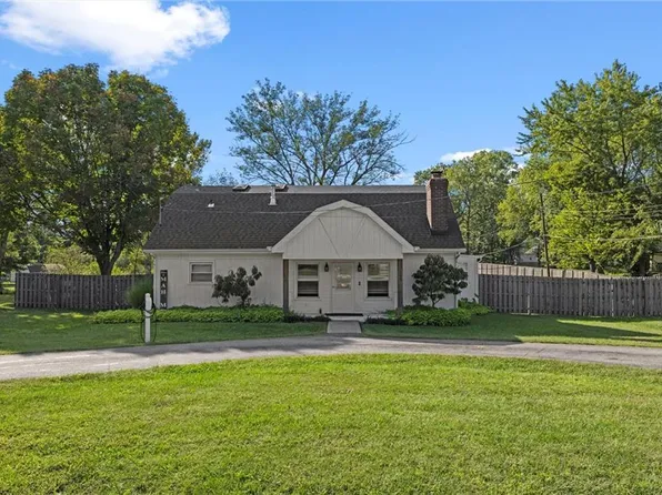 985 Harr Grove Rd, Peculiar, MO 64078