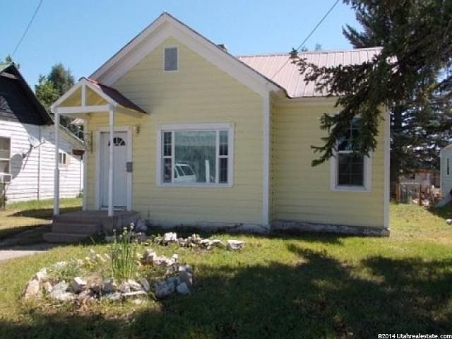 1st image of 208 S 9th St