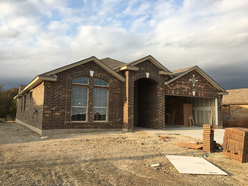 1st image of 708 Leah Dr