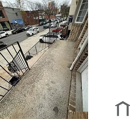 111 Thatford Ave — Photo 2
