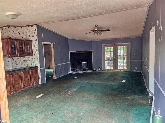 2nd image of 223 Savannah Dr